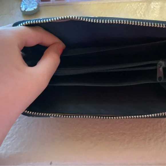 Floral Black Wallet - Picture 6 of 8